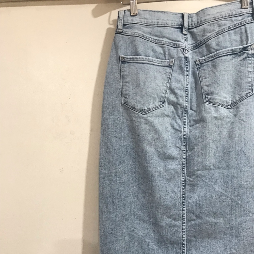 a.n.a a new approach light wash denim skirt size 4 - Picture 4 of 9